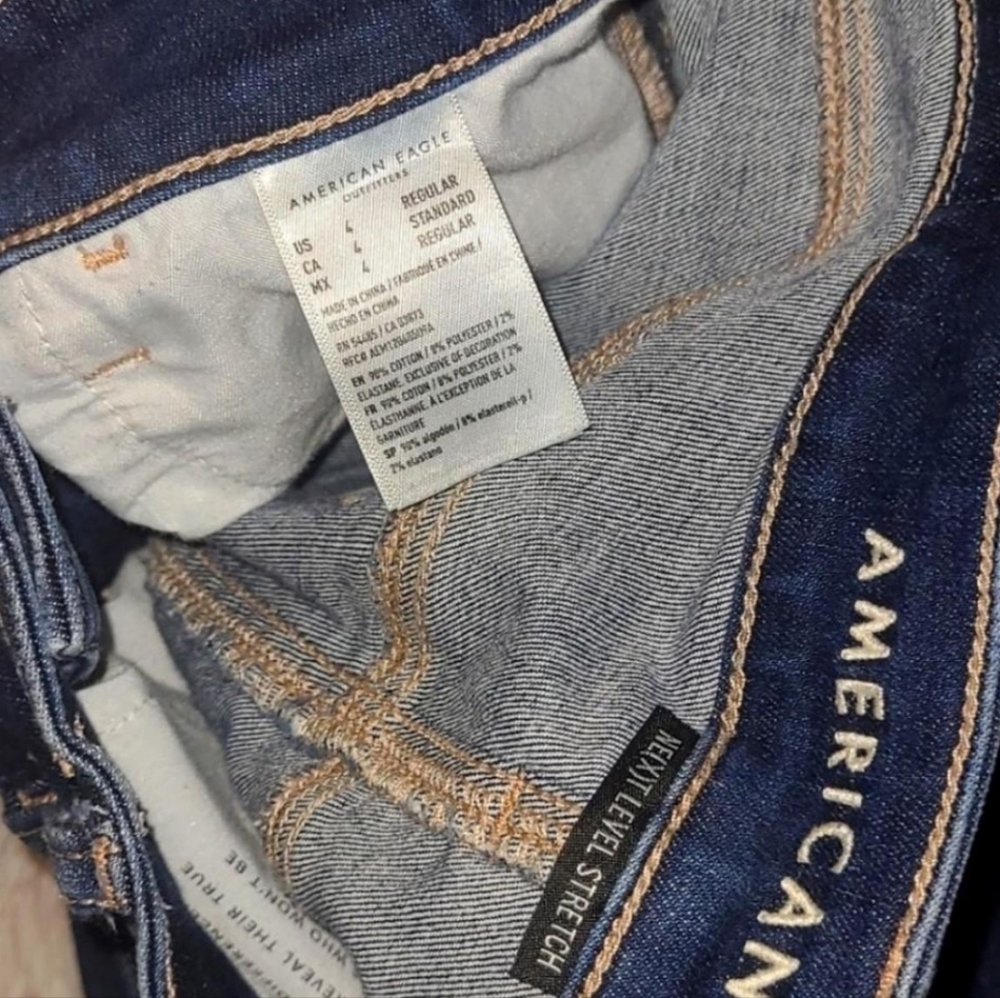 American Eagle Outfitters Ripped Denim Jeans - Picture 4 of 4